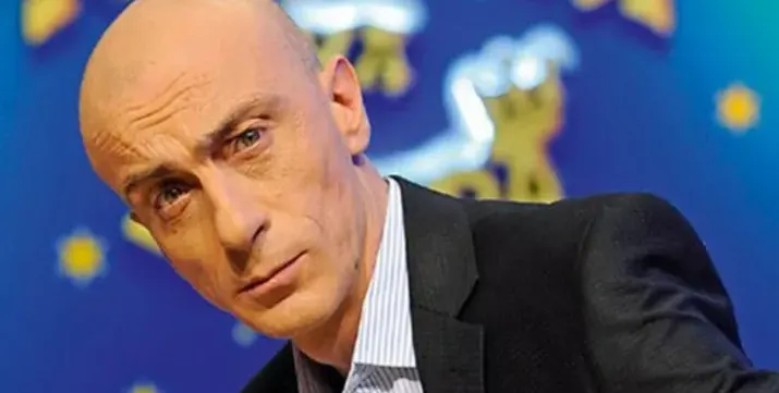 Бабата на Азис предрекла на Малин Кръстев голяма сполука