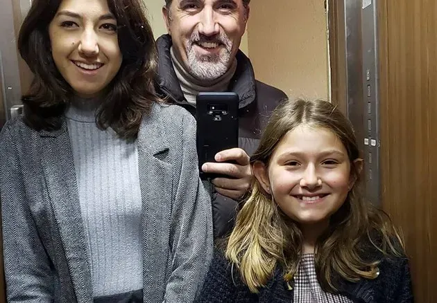 Башар Рахал прави щерките си актриси