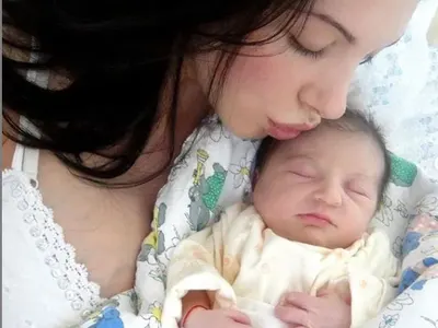 Биляна Йотовска се показа току-що родила