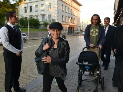 Бившият на Елена Йончева: Тя похити сина ни! (Пламен я съди заради детето)