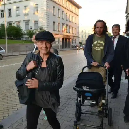 Бившият на Елена Йончева: Тя похити сина ни! (Пламен я съди заради детето)