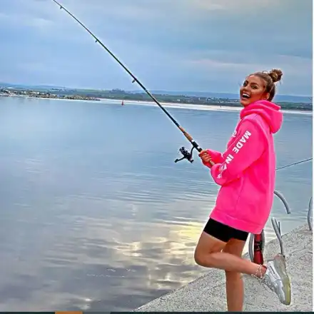 Брадърка мори скумрията на морето