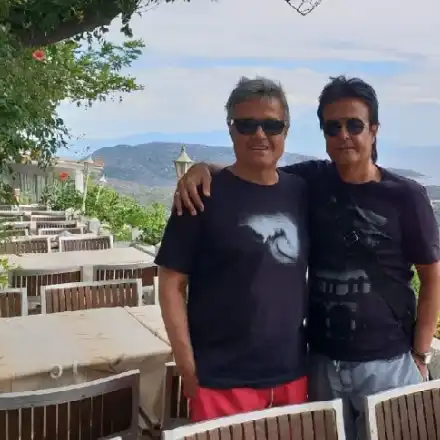 Братя Аргирови прибраха децата си в България