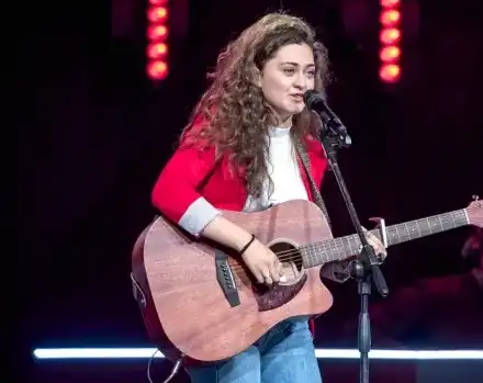 Чалгата иска звезда от „Гласът на България”