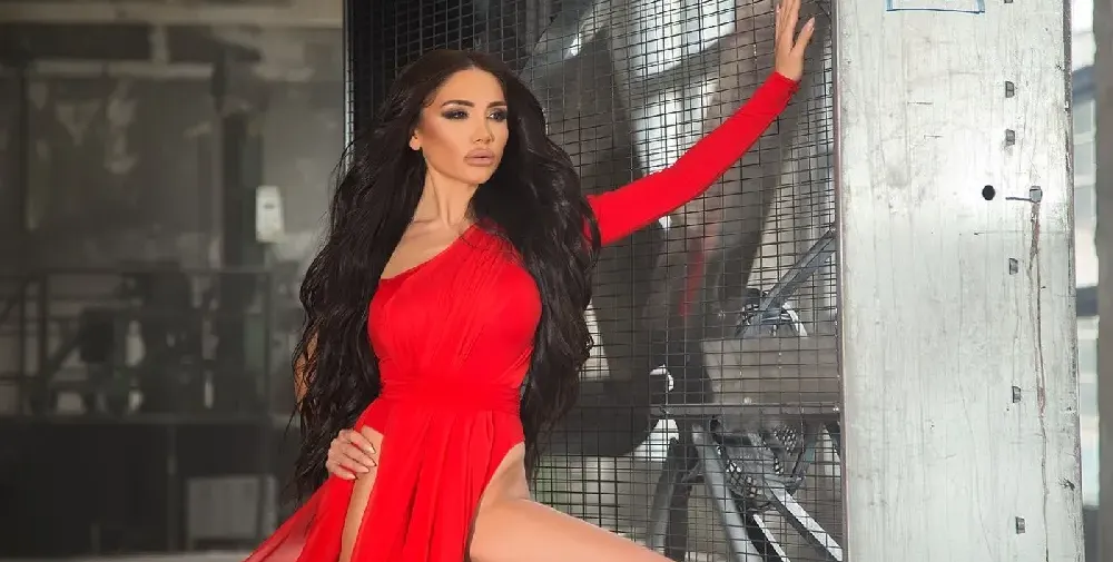 Чалгата се завръща след пандемията! Яница гони коронавируса с песен-заклинание на първото си участие