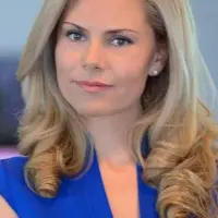 Деси Банова стана учителка