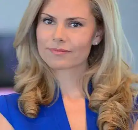 Деси Банова стана учителка