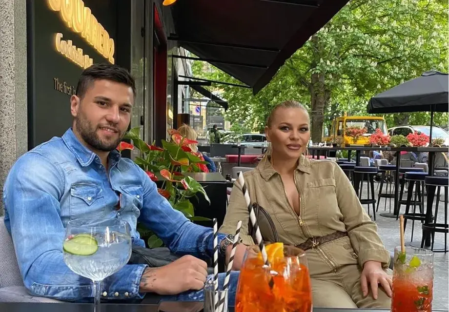 Деси Слава заряза диетите