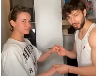 Фенове попиляха Папи Ханс заради новата му: Ама къде е Дара?, Дара е по-хубава!