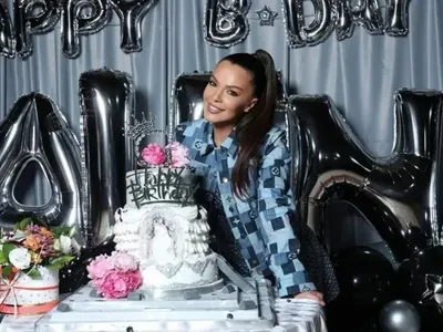 Галин изненада Галена с коронаторта за ЧРД (Снимки)