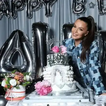 Галин изненада Галена с коронаторта за ЧРД (Снимки)