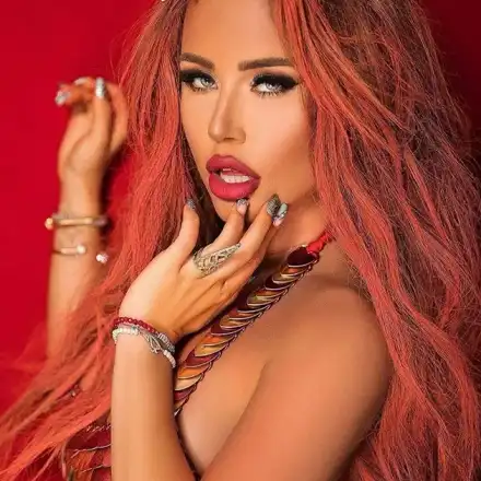 Гери-Никол с нова, огнена визия (Снимка)