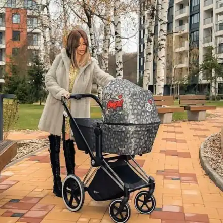 Гущерова ще крие дъщеря си до сватбата