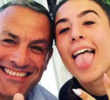 Юксел Кадриев подари джуки на щерка си за бала