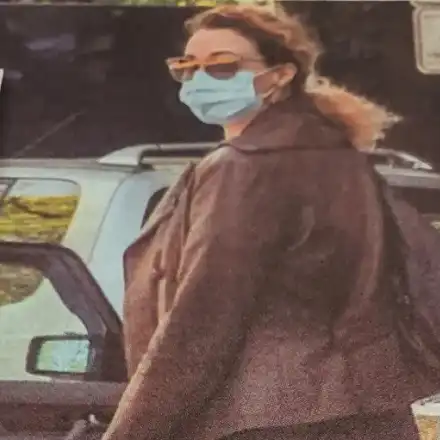 Жената на Боби Михайлов все още става! Вижте какъв бедър и дупе вади Мария Петрова (Папарашко фото)