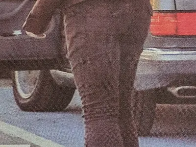 Жената на Боби Михайлов все още става! Вижте какъв бедър и дупе вади Мария Петрова (Папарашко фото)