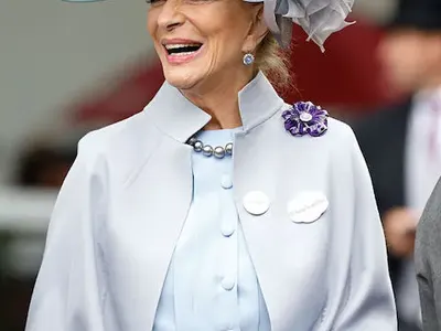 Лорд Евгени Минчев отсече: Гери Никол в декор от петата световна, модна карантина и ножица за Джена и още + СНИМКИ