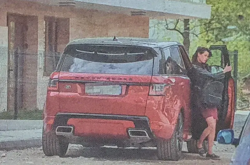 Мис България забогатя по време на пандемията, оглежда нов апартамент