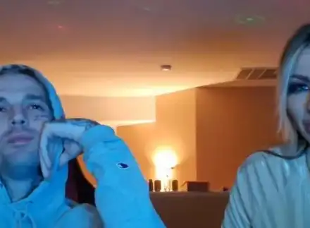 Наша бръмчалка мами брата на Ник Картър с фалшив тест за бременност