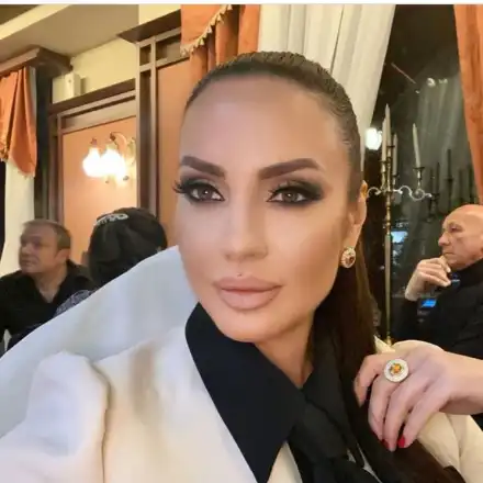 Наталия Гуркова с обица на устната за ЧРД