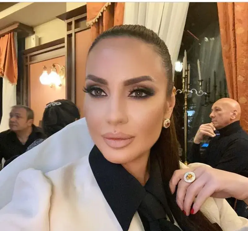 Наталия Гуркова с обица на устната за ЧРД