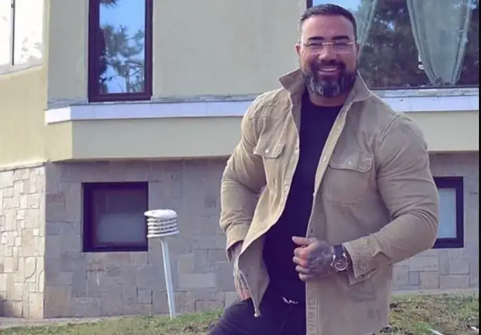 Няма да го познаете! Ники Китаеца посивя