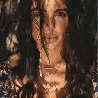 Николета Лозанова грейна с лунички