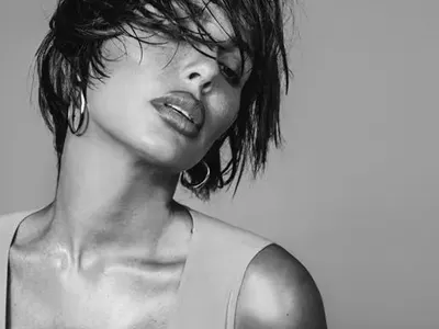 Николета шашна  феновете с  променена визия, показа и новия член на семейството си  (Снимка)