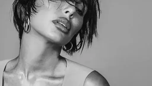 Николета шашна  феновете с  променена визия, показа и новия член на семейството си  (Снимка)