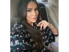 Подкачат Алисия за парите й