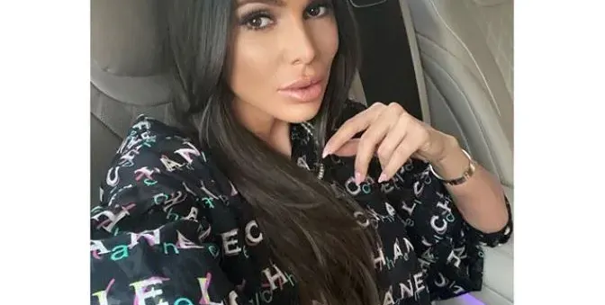 Подкачат Алисия за парите й