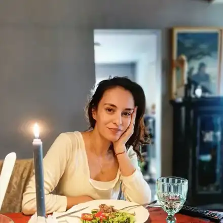 Радина разцъфтя от щастие, че пак ще става майка (Снимка на бременната актриса)