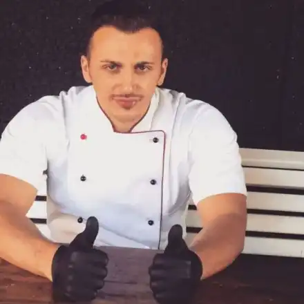 Реджеп се точи на Емануела (Победителят в Hell\'s KItchen не крие симпатиите си към певицата)