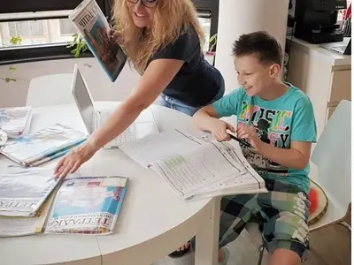 Рени стана учителка