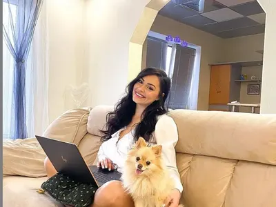 Руски баби хокат мис Футбол заради еноти