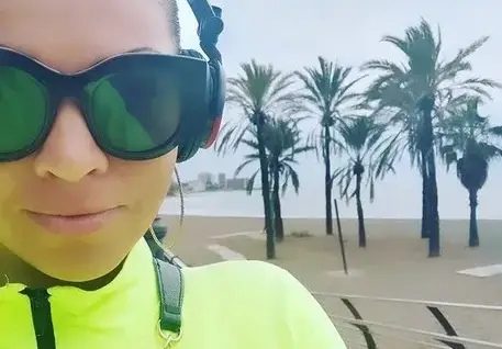 Сани Алекса загуби мъжа си (Певицата теши мъката си на яхта в Испания СНИМКИ)