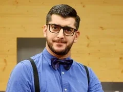 Сашо Кадиев спипан с любовница (Натиска се с млада брюнетка в парка)