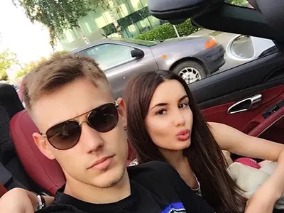 Щерките на Фатик разкараха гаджетата и са я  ударили на живот (Снимки)