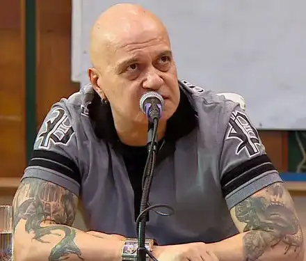 Слави загубил над 2 милиона заради телевизията си (Дългия се стяга за избори и голям концерт)