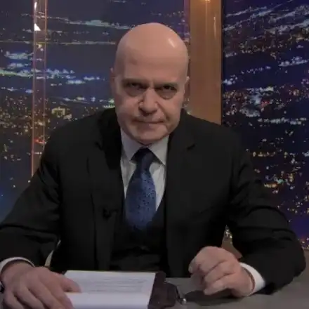 Слави закъса за пари, сваля предавания, екипът на 7/8 ТВ намалява