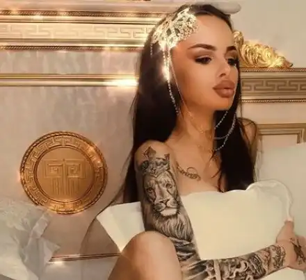 Сузанита говори пред Карбовски за зависимостите си и лечението в клиника