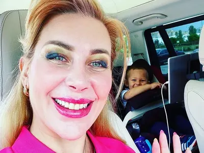 Тоца чака второ дете! Миската подпухна, крие се от непознати, за да не забележат състоянието ѝ