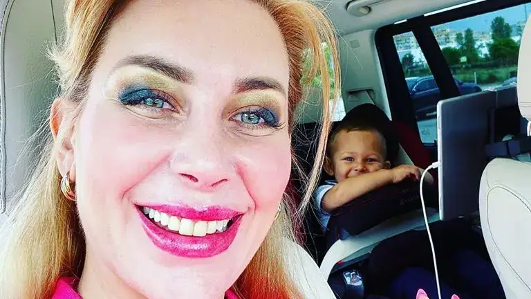 Тоца чака второ дете! Миската подпухна, крие се от непознати, за да не забележат състоянието ѝ