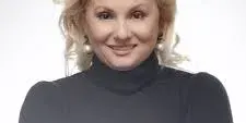 Тони Димитрова спасява улични кученца