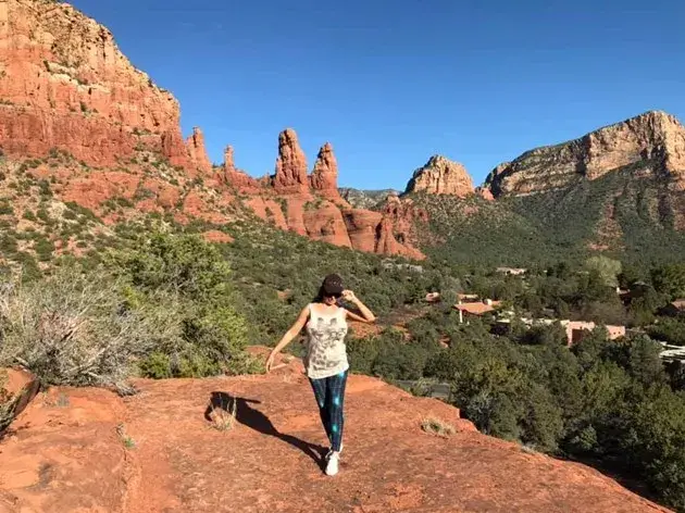 Убийцата Анита Мейзер спи с 30-годишен (Вулгарната ромка залюби млад американски мачо)