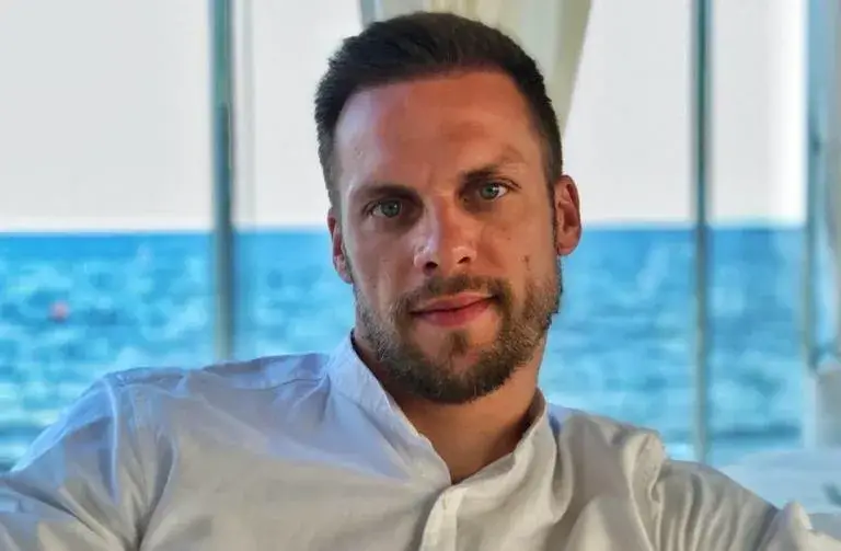 Ваня Джаферович фалира (Екс футболистът съкращава персонала си, не може да плаща заплати)