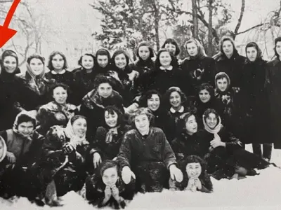 Вижте Лили Иванова като УЧЕНИЧКА! Примата е с 10-ина кила по-едра, с бузки и тъмна коса (СНИМКИ В ГАЛЕРИЯТА)