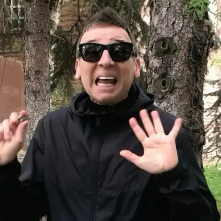 Виктор Калев гони вируса с рими