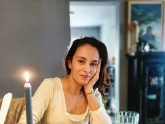 Радина разцъфтя от щастие, че пак ще става майка (Снимка на бременната актриса)