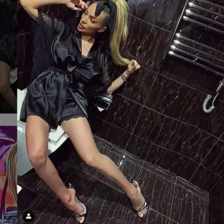 Златка отслабва с опасни хапчета, рекламира продукти със съмнителен състав като Ричи Липовона